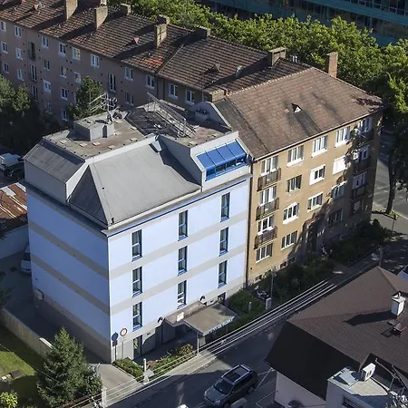 ホテル Felicity Garni