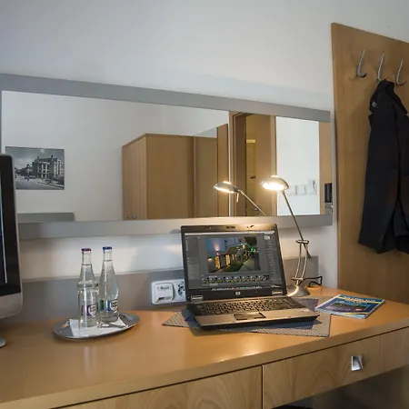 Felicity Garni Hotel