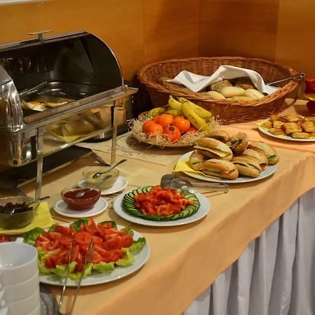 Felicity Garni Hotel