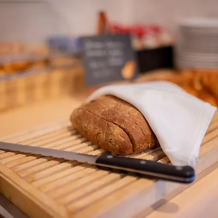 ホテル Felicity Garni 3*