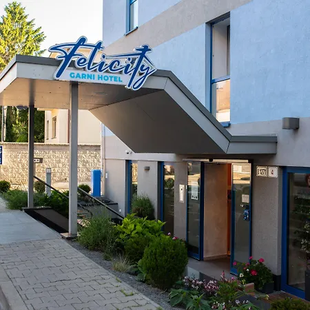 ホテル Felicity Garni