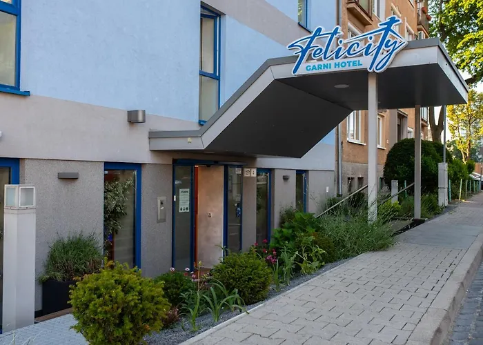 Felicity Garni Hotel