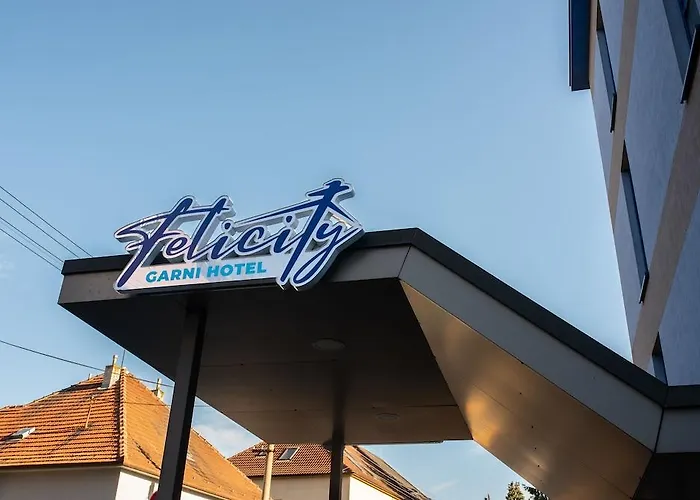 Felicity Garni Hotel