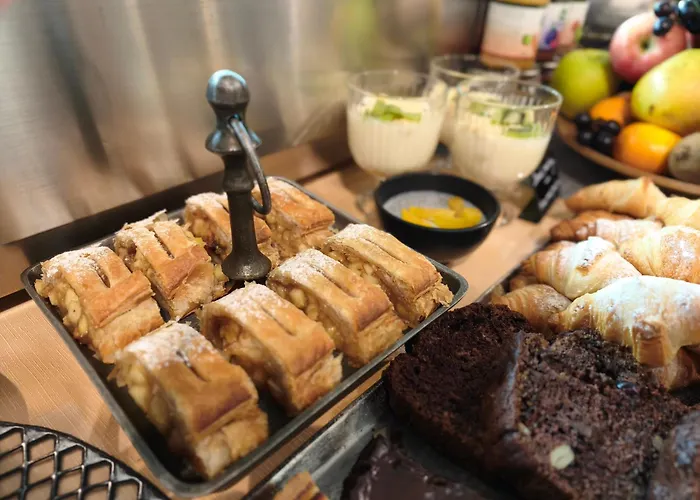 Felicity Garni Hotel