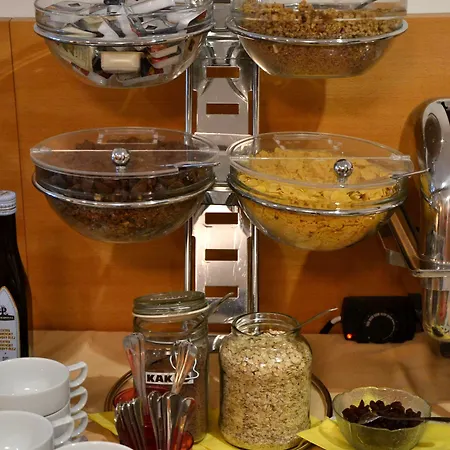 Felicity Garni מלון