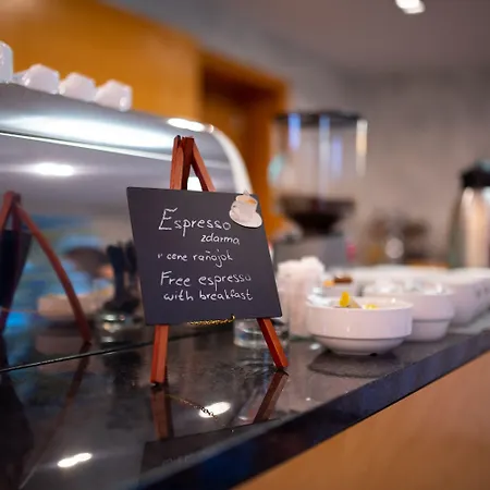 Felicity Garni מלון