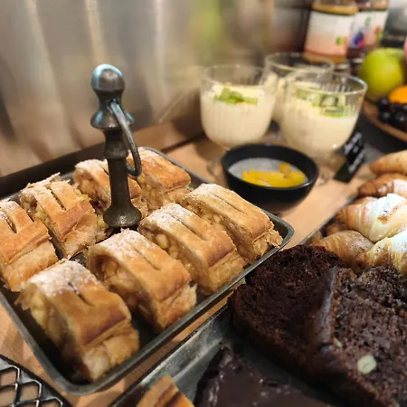 Felicity Garni מלון